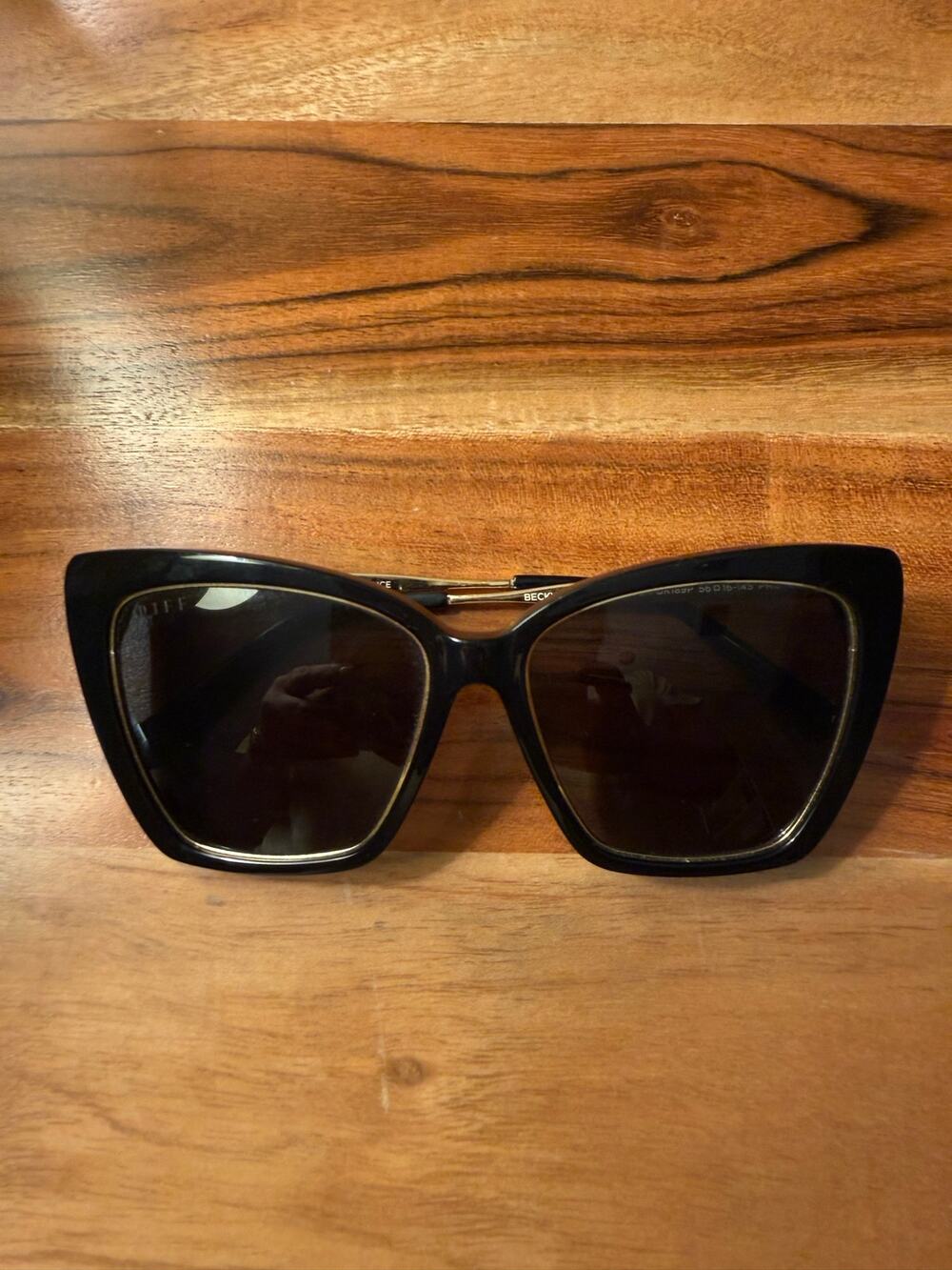 DIFF EYEWEAR WOMENS BECKY IV CAT EYE POLARIZED SUNGLASSES BLACK  GOLD INLAY